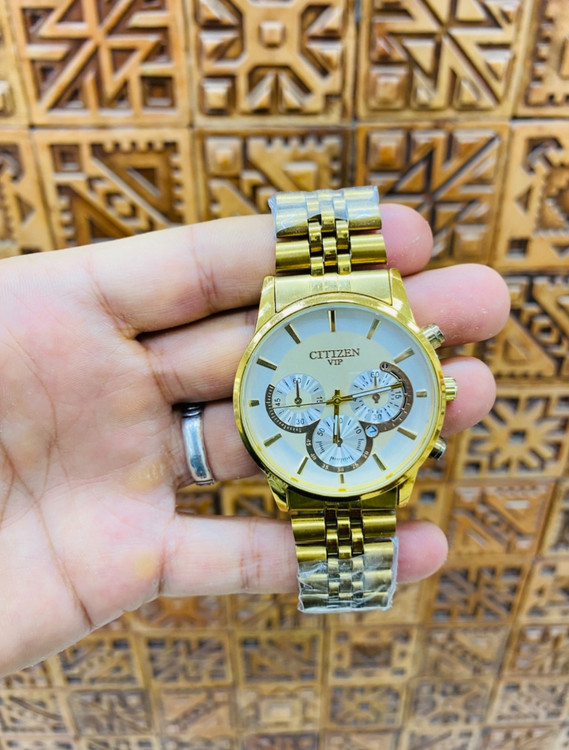 نمای نزدیک از صفحه ساعت CITIZEN VIP