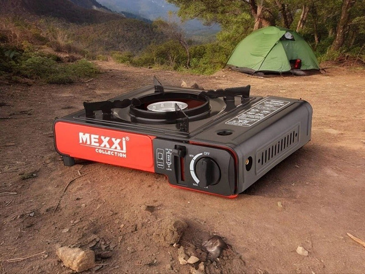 اجاق گاز MEXXI در حال استفاده در فضای باز کمپینگ