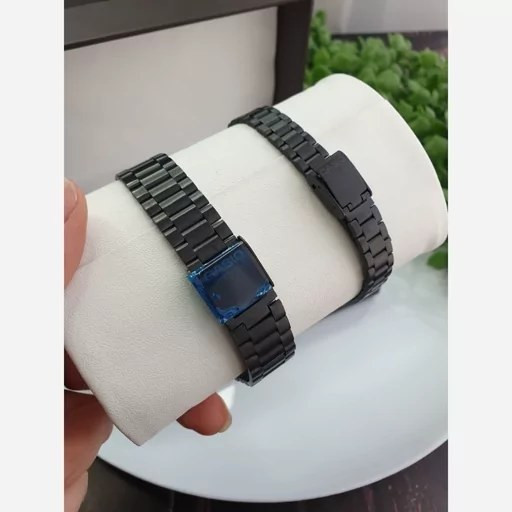 نمای نزدیک قفل بند ساعت ست Casio زنانه و مردانه
