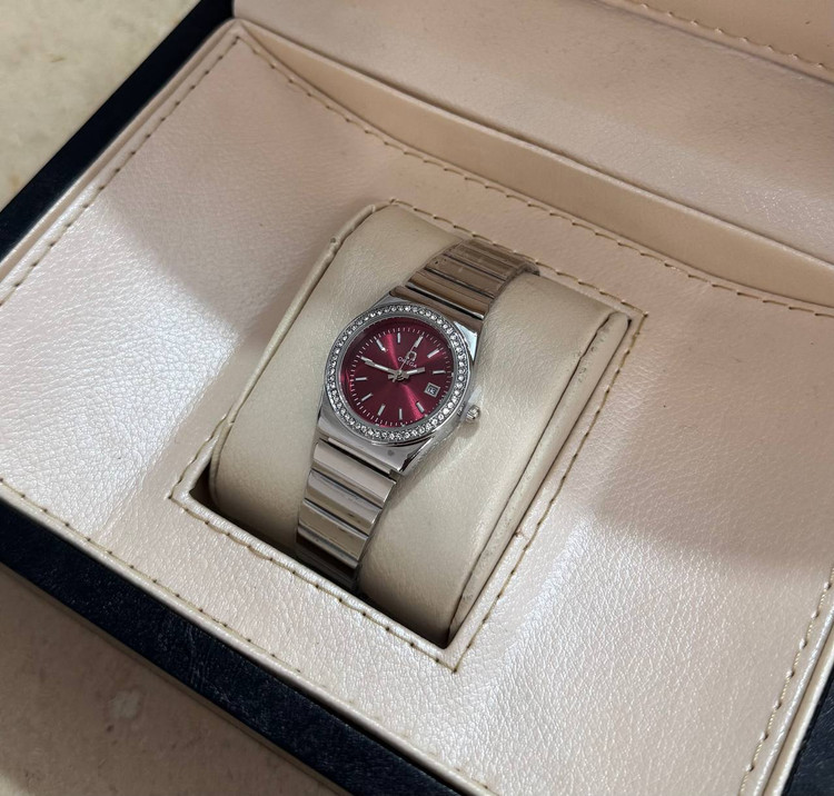 ساعت مچی زنانه اومگا OMEGA بند استیل رنگ قرمز مجلسی